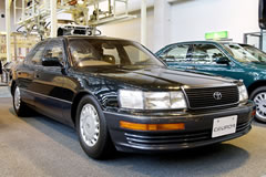 The first-generation Celcior (launched in 1989)